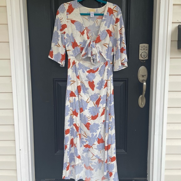 l*space Maxi Wrap Tie Dress with Cutout - Picture 4 of 11